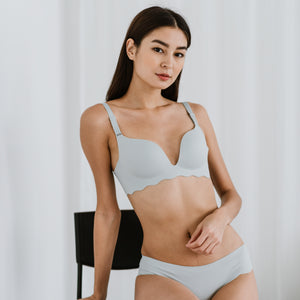 Comfy Sleek! Seamless Lightly-lined Wireless Bra in Seafoam Blue