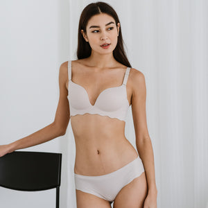 Comfy Sleek! Seamless Lightly-lined Wireless Bra in Light Nude