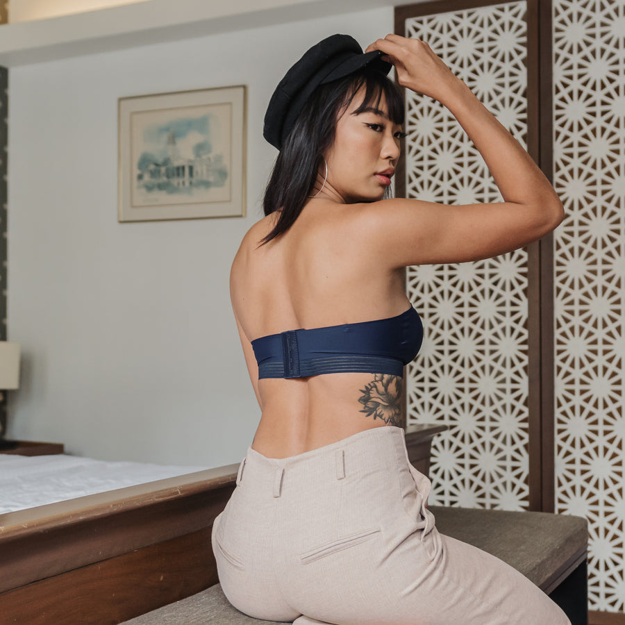 Essential Stylish Chic 2-Way Wireless Bandeau in Navy
