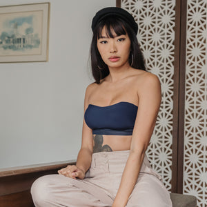 Essential Stylish Chic 2-Way Wireless Bandeau in Navy