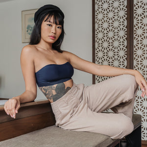 Essential Stylish Chic 2-Way Wireless Bandeau in Navy