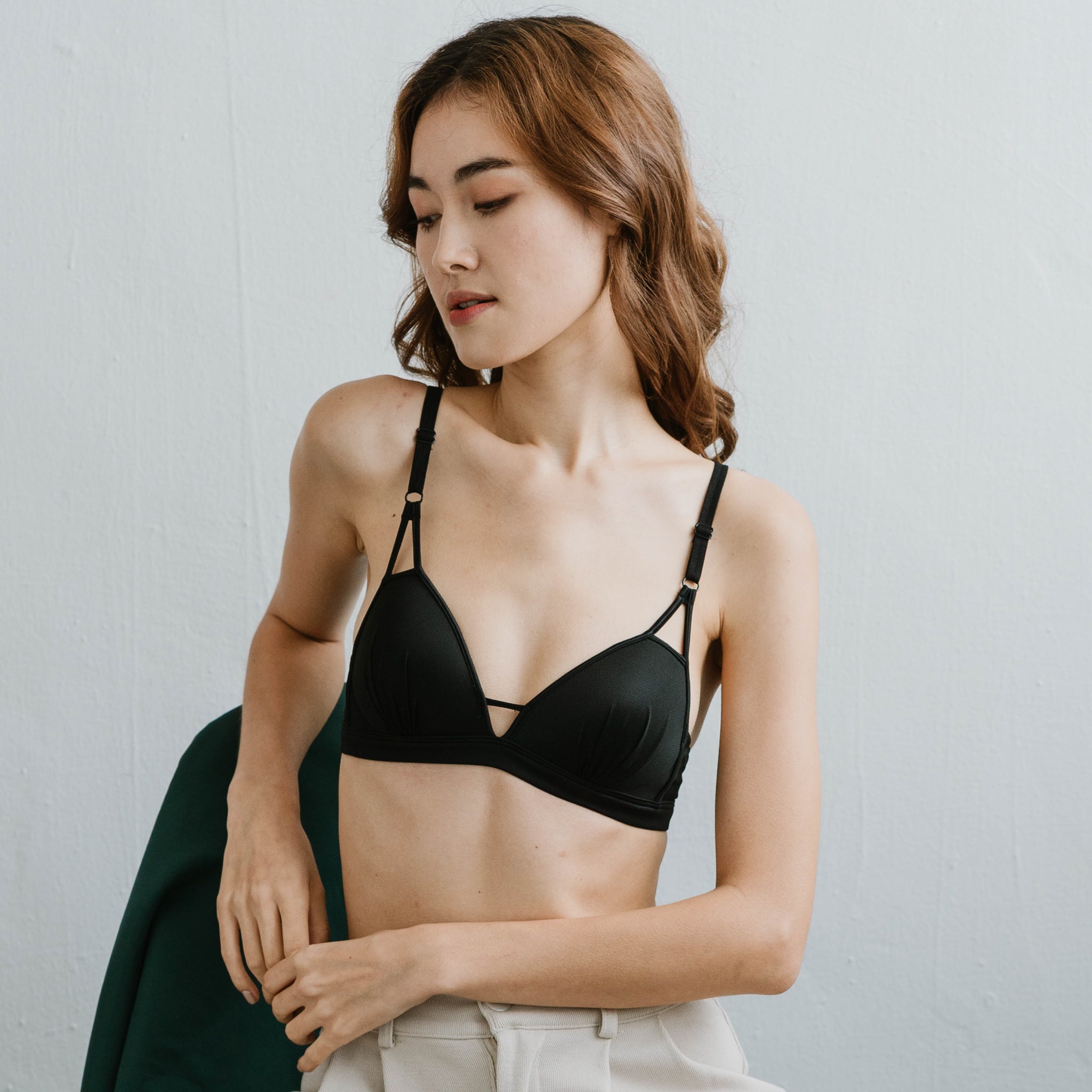 Sexy Barely There! Lightly-Lined Wireless Bra in Black (Size XL Only)