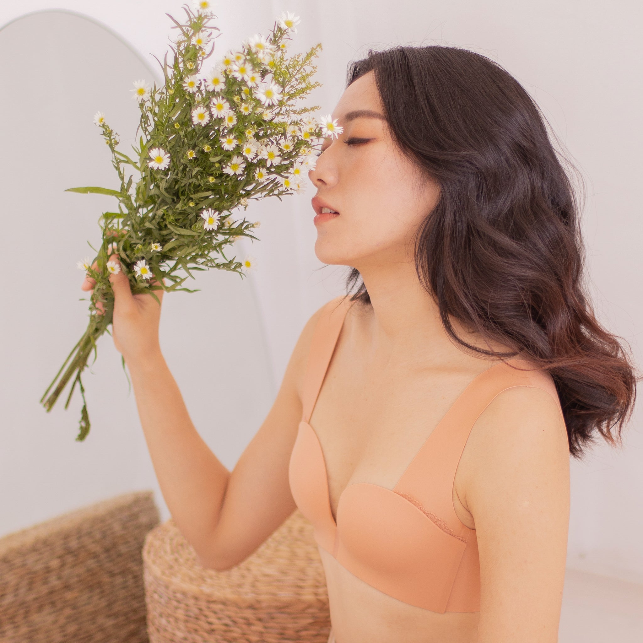 Seamless Lace-frills Wireless Bra in Sandstone (Size S & L Only)