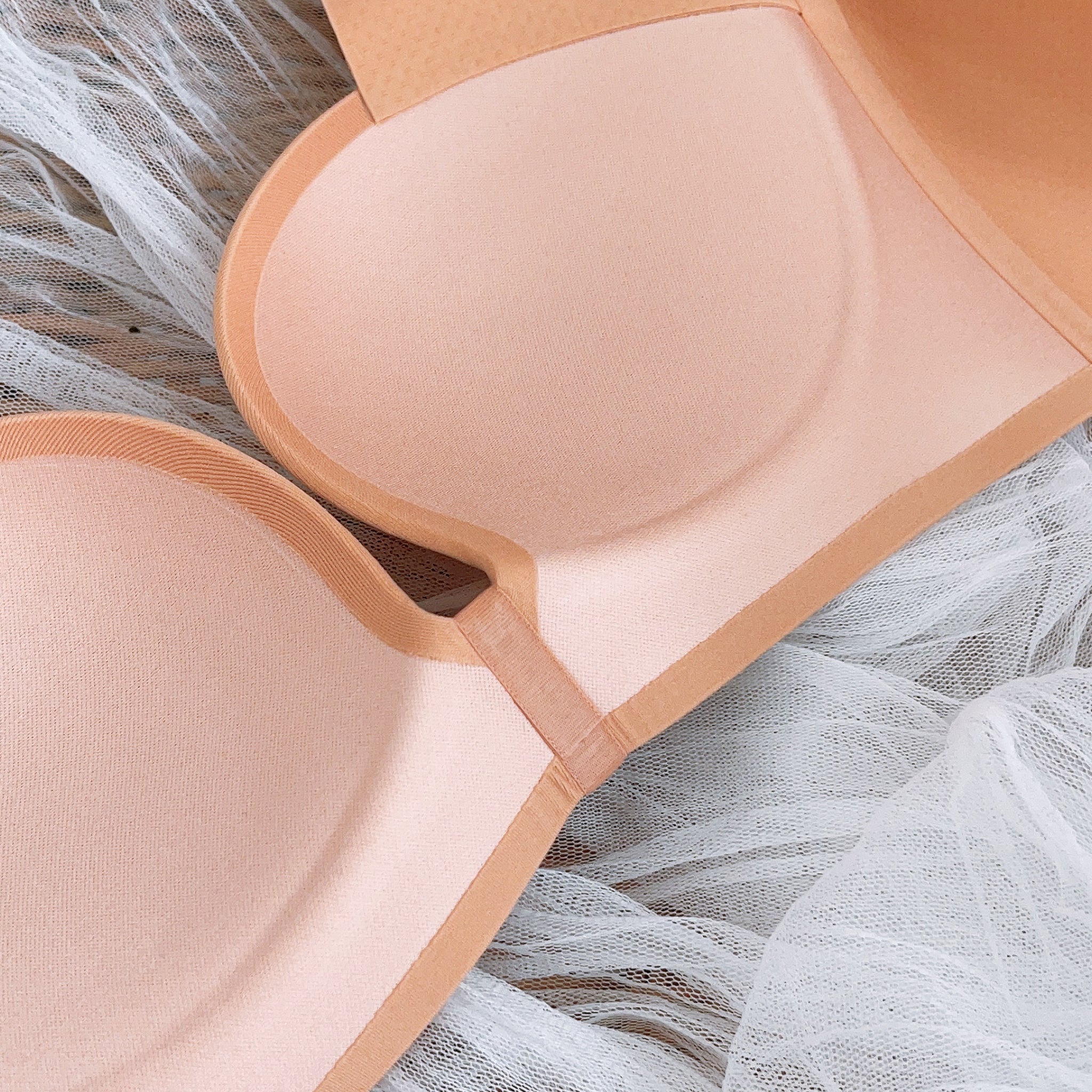 Seamless Lace-frills Wireless Bra in Sandstone (Size S & L Only)