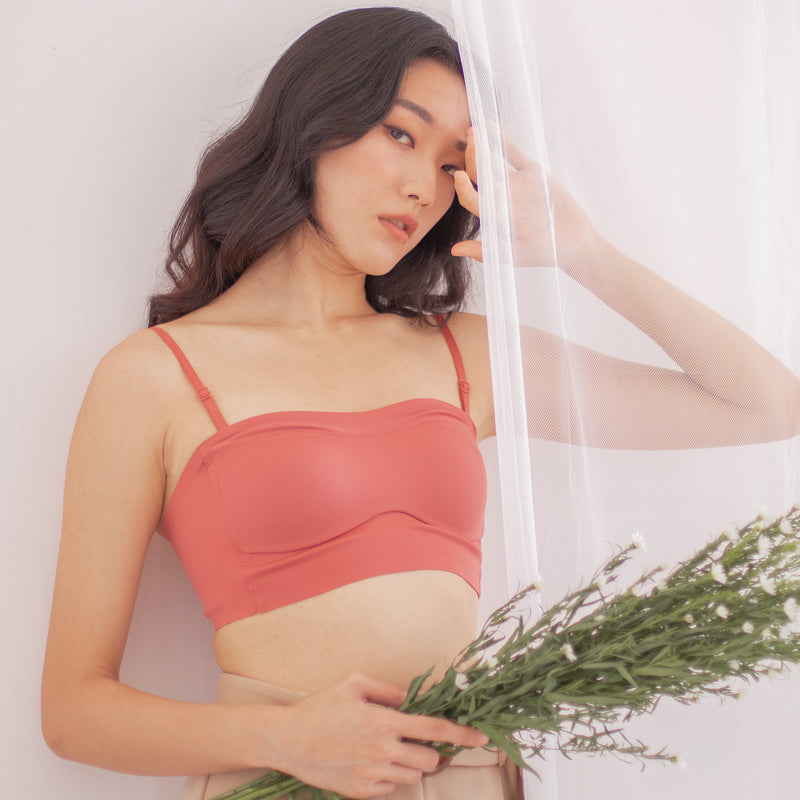 Minimalist Lightly-Lined Seamless Midi Strapless Wireless Bra V2