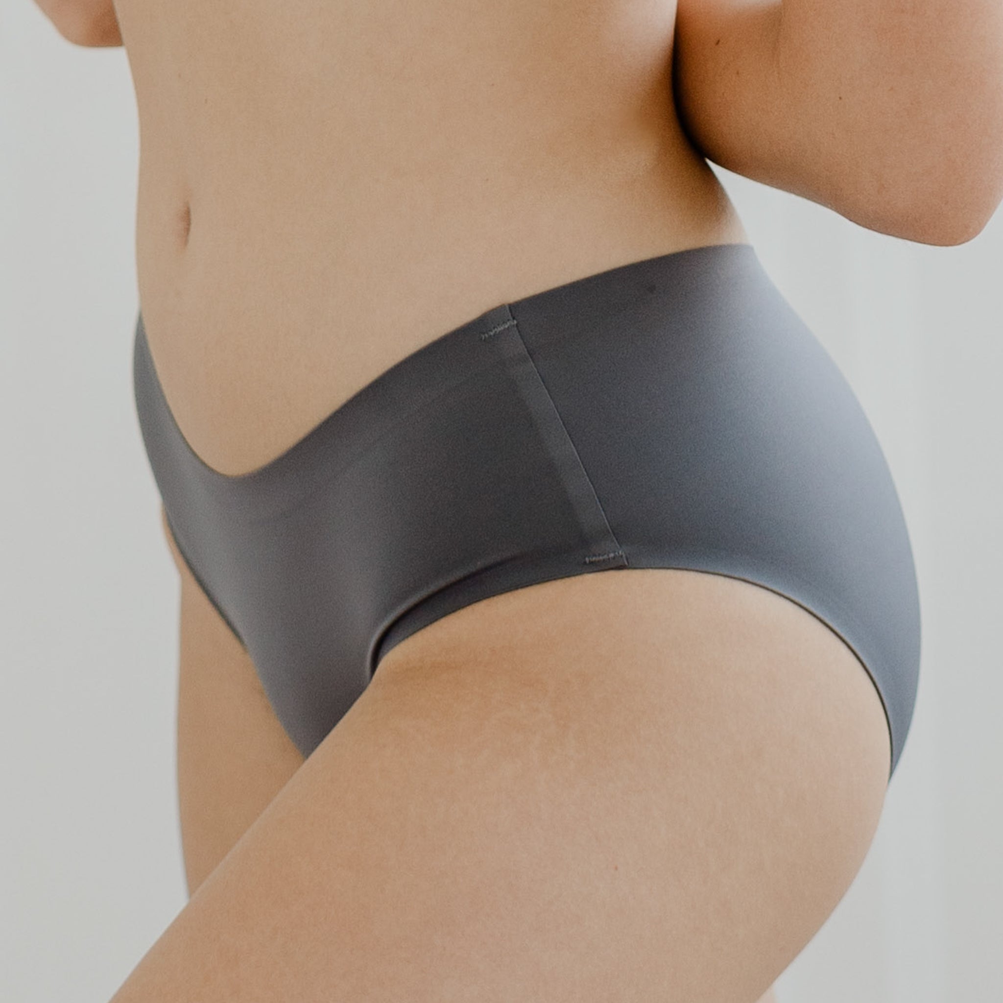 Seamlessly Comfy Bikini Low-Rise Seamless Cheeky