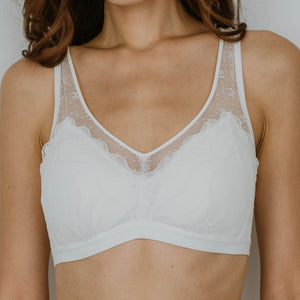 Ribbon x Floral Lacey Lightly-Lined Wireless Bra in White (Size XXL Only)