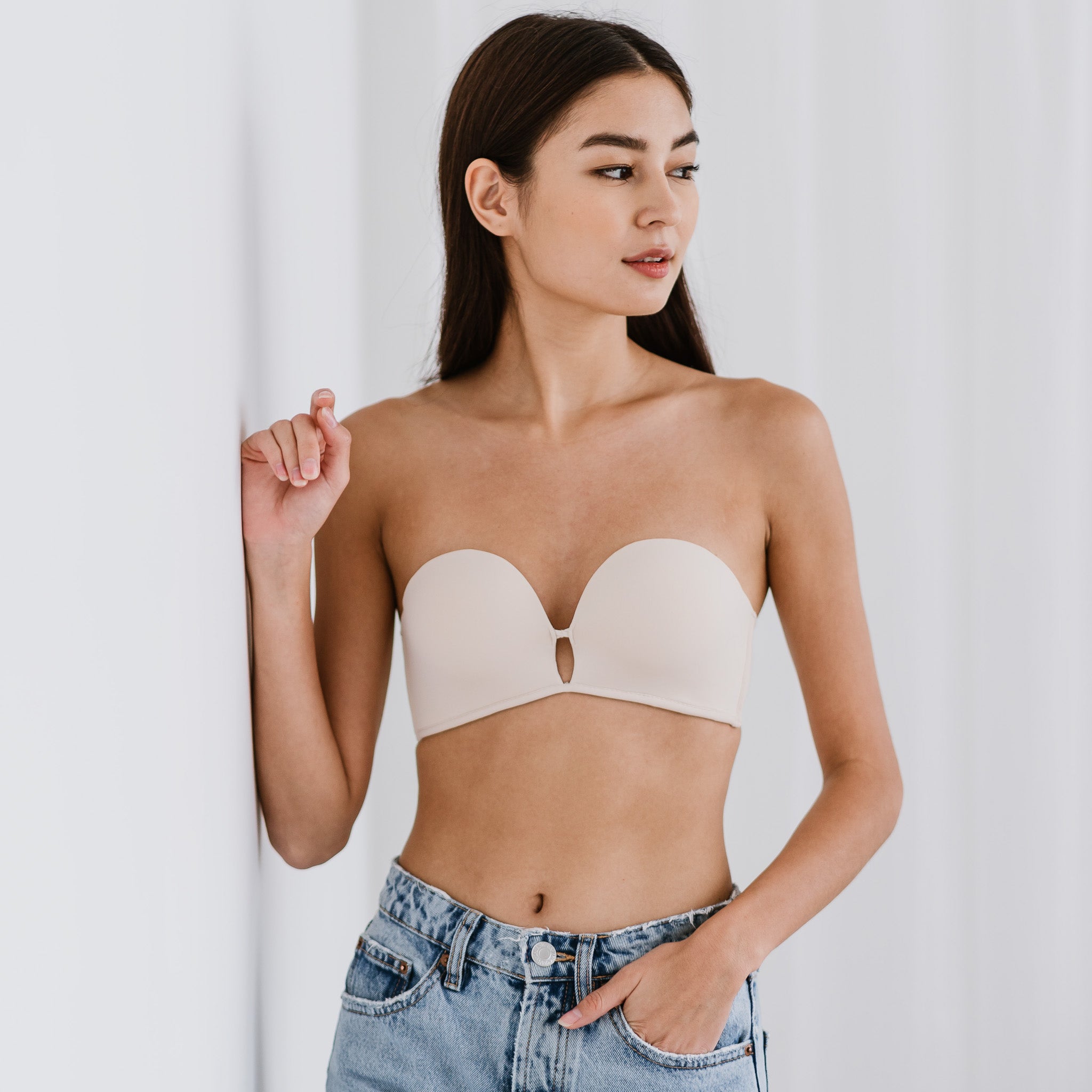 WOWENY Strapless Bras for Women Non-Slip Silicone Padded Bandeau Bra  Seamless Wireless Tube Top Strapless Push Up Bras (Beige,Small) at   Women's Clothing store