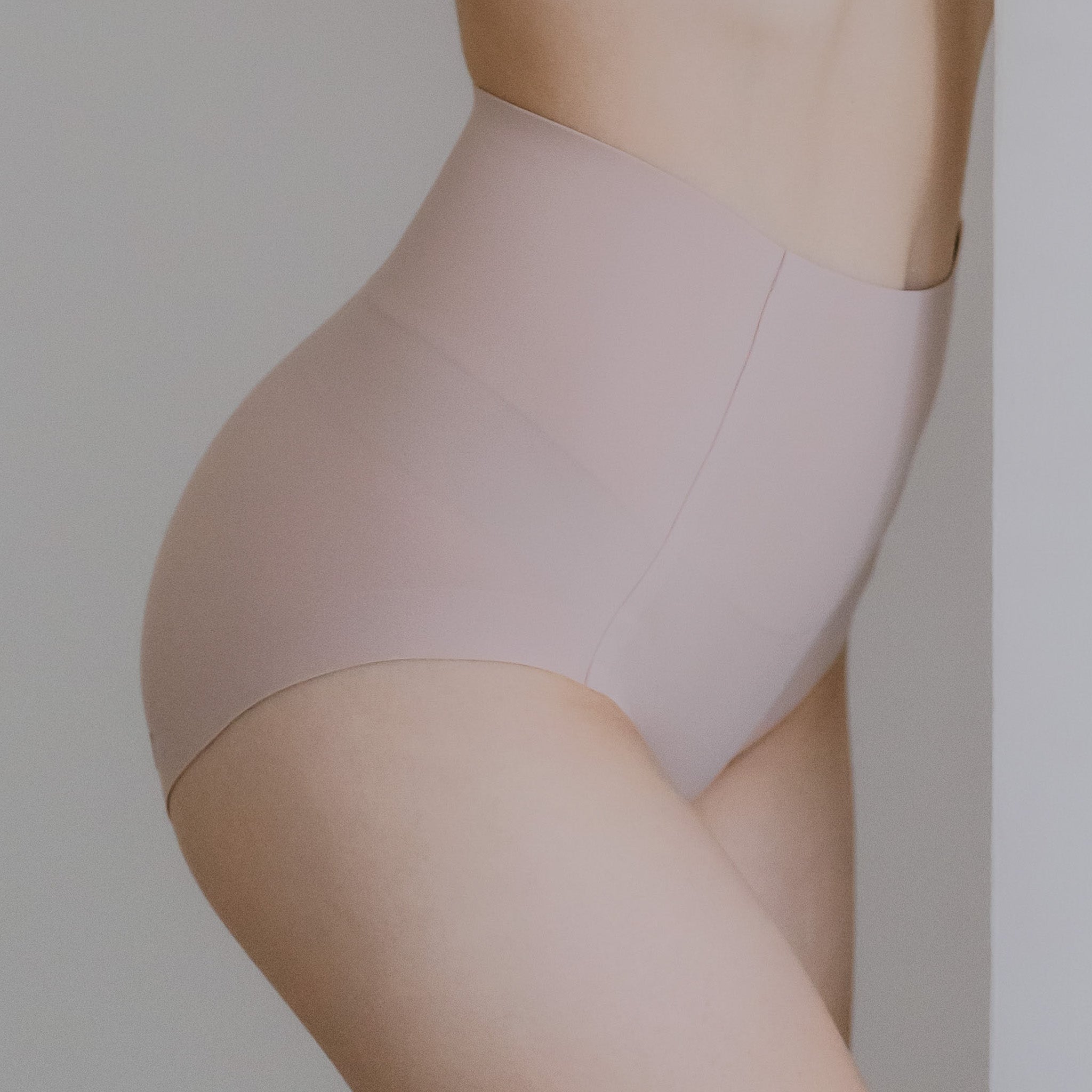 Air-Shaper Super Mid-Rise Seamless Cheekie (Medium Compression)