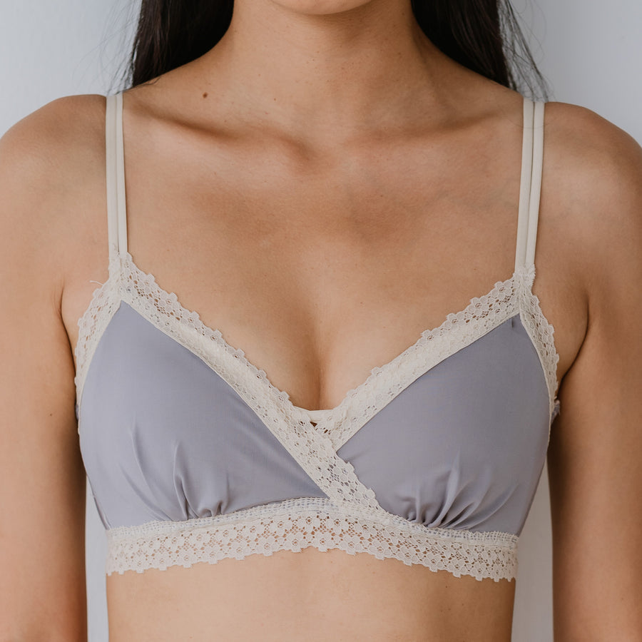 The Silky Smooth! Lace Trim Lightly-Lined Wireless Bra in Taro Crepe
