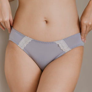 The Silky Smooth! Lace Trim Low-Rise Cheekie in Taro Crepe